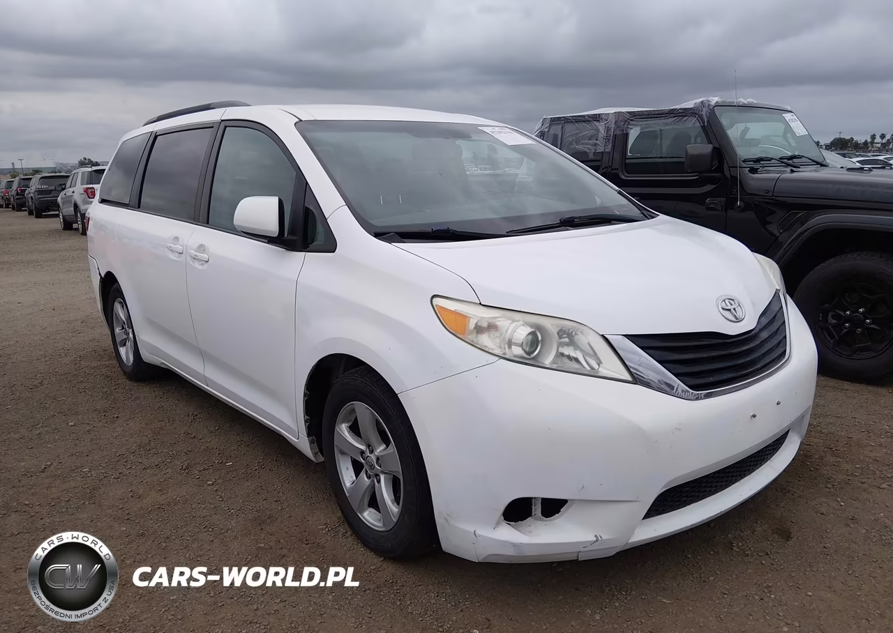 2016 Toyota Sienna Le 8 Passenger – zdjęcie 1 z 16