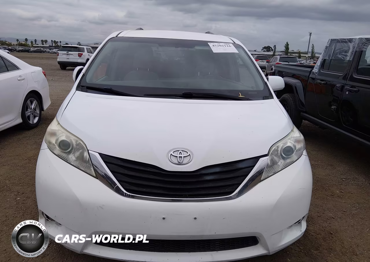 2016 Toyota Sienna Le 8 Passenger VIN:5TDKK3DC0GS719152 - 12