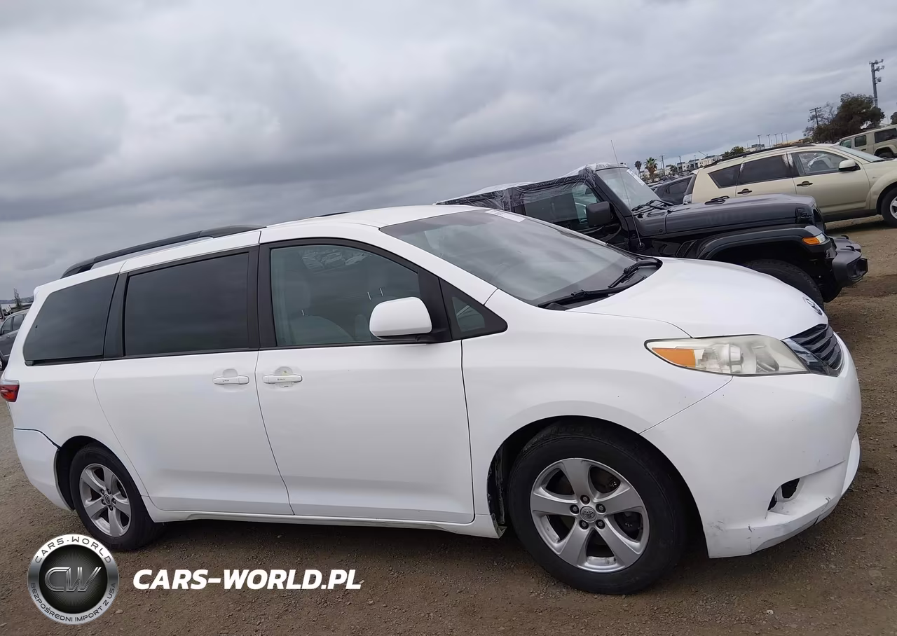 2016 Toyota Sienna Le 8 Passenger VIN:5TDKK3DC0GS719152 - 13