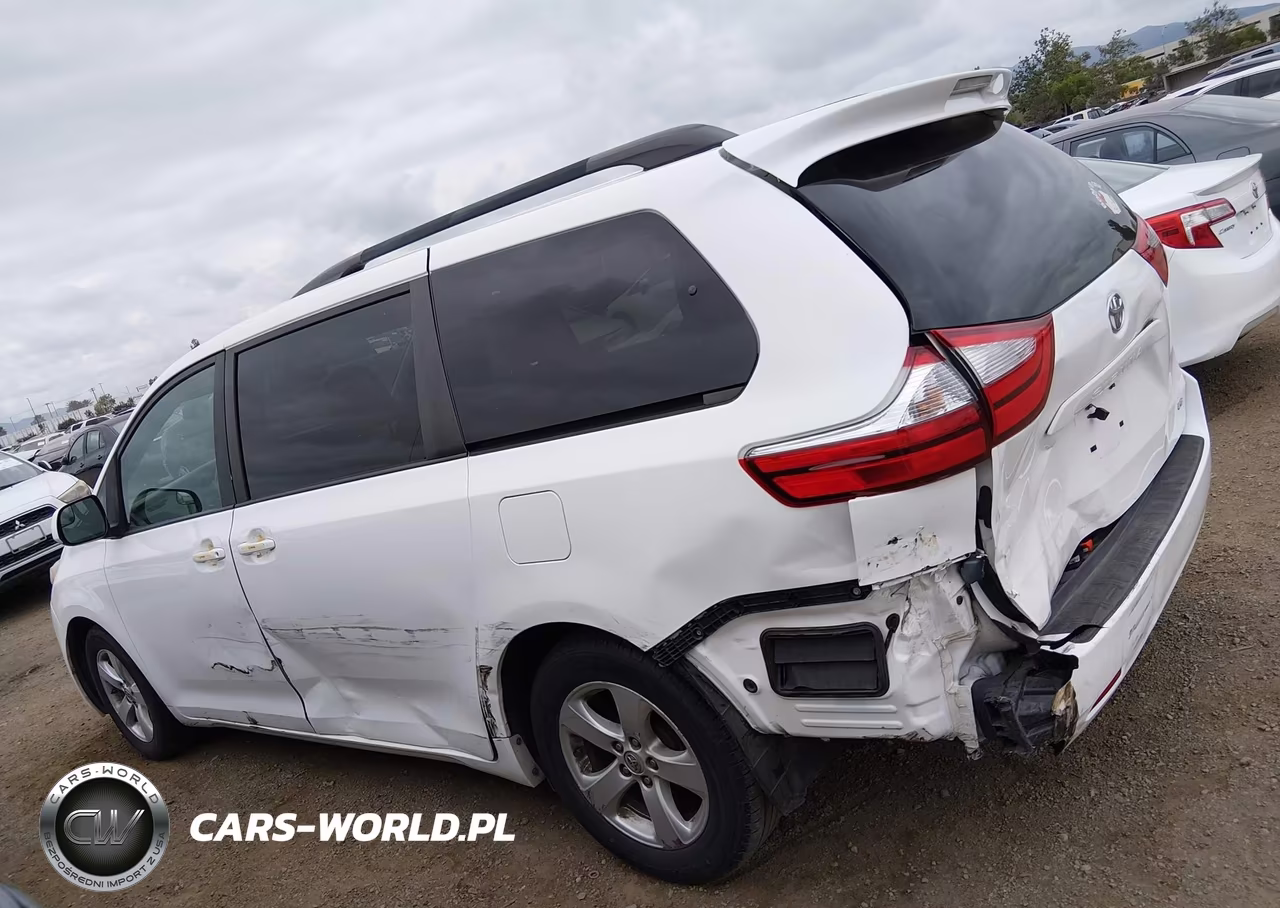 2016 Toyota Sienna Le 8 Passenger VIN:5TDKK3DC0GS719152 - 14