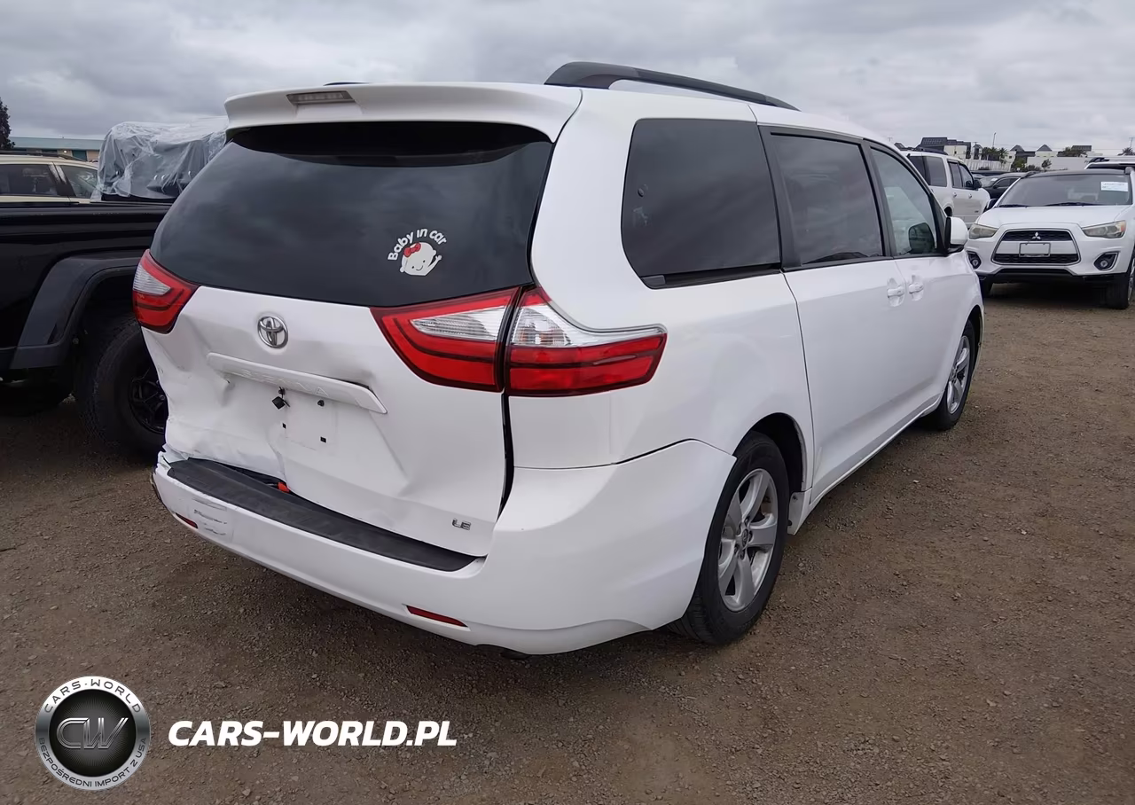 2016 Toyota Sienna Le 8 Passenger VIN:5TDKK3DC0GS719152 - 4