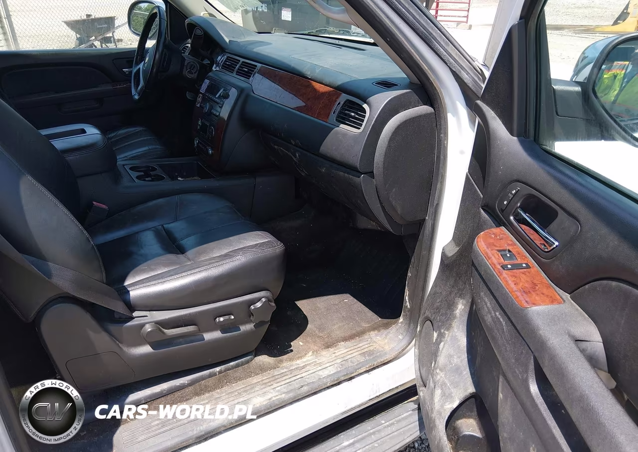 2014 Chevrolet Tahoe Lt VIN:1GNSKBE09ER105251 - 5