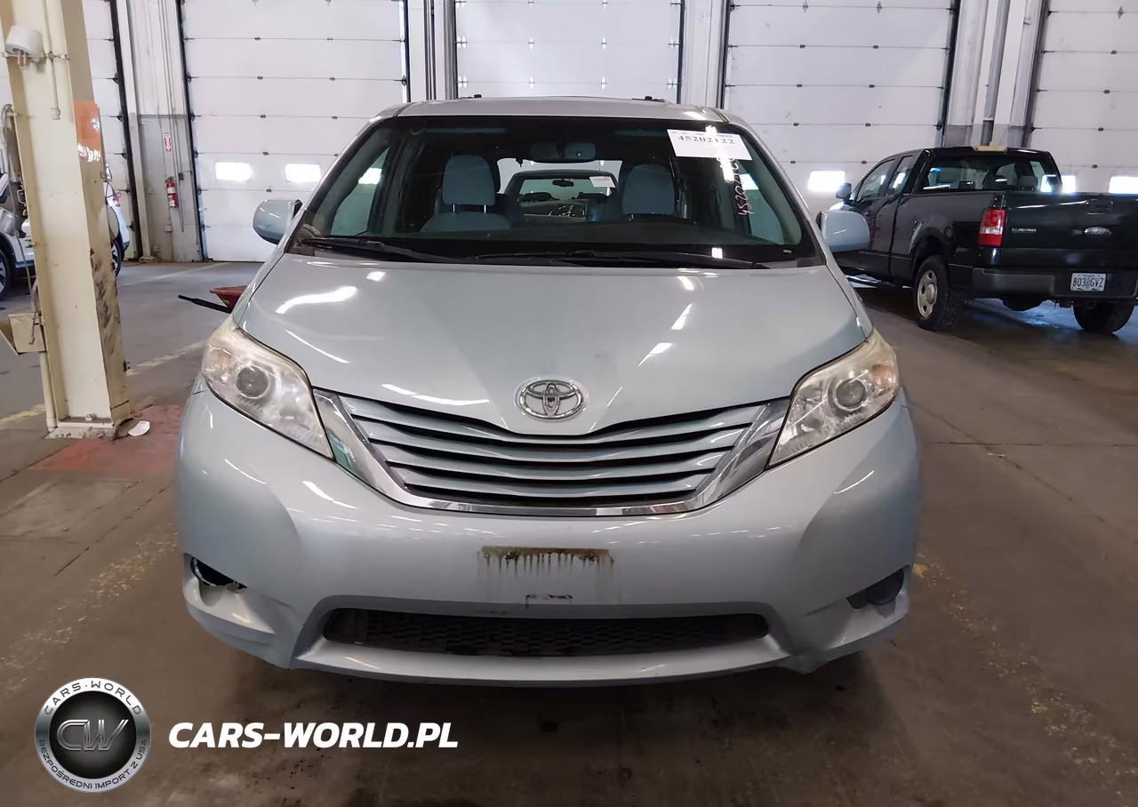 2017 Toyota Sienna Le 8 Passenger VIN:5TDKZ3DC1HS774884 - 12