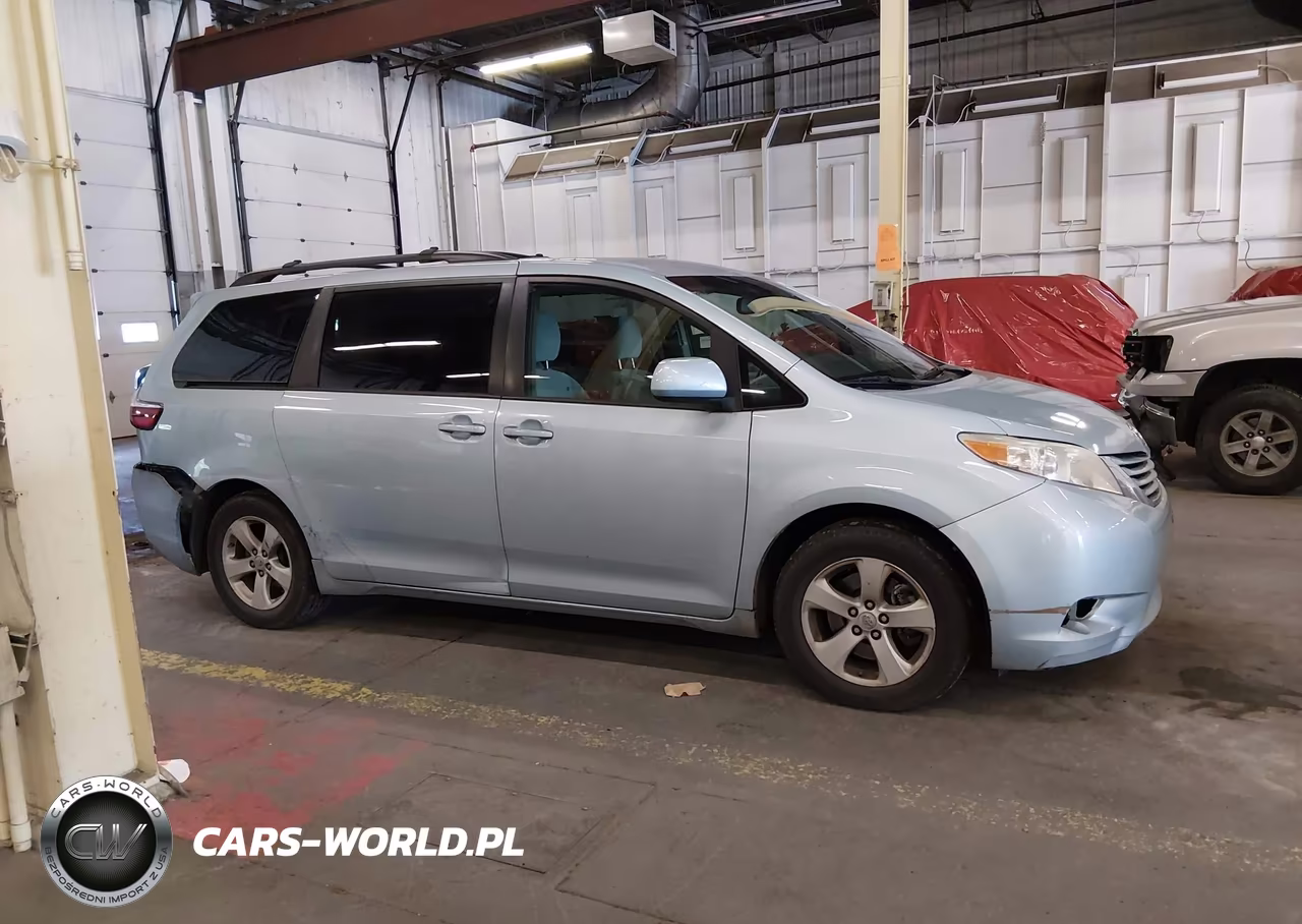 2017 Toyota Sienna Le 8 Passenger VIN:5TDKZ3DC1HS774884 - 13