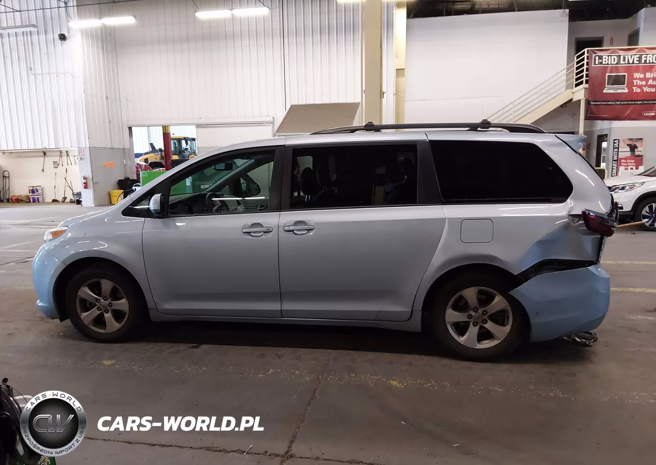 2017 Toyota Sienna Le 8 Passenger VIN:5TDKZ3DC1HS774884 - 14