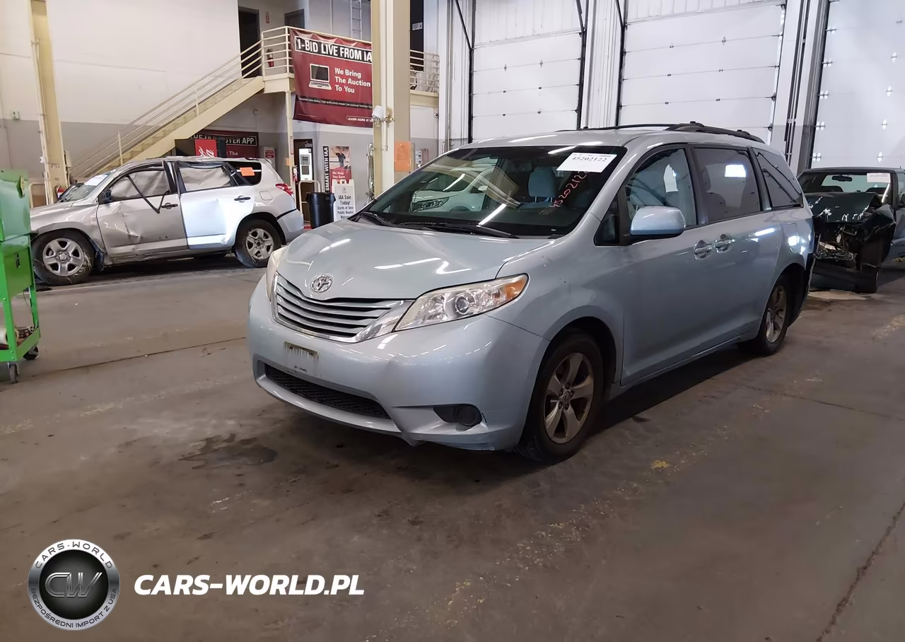 2017 Toyota Sienna Le 8 Passenger VIN:5TDKZ3DC1HS774884 - 2