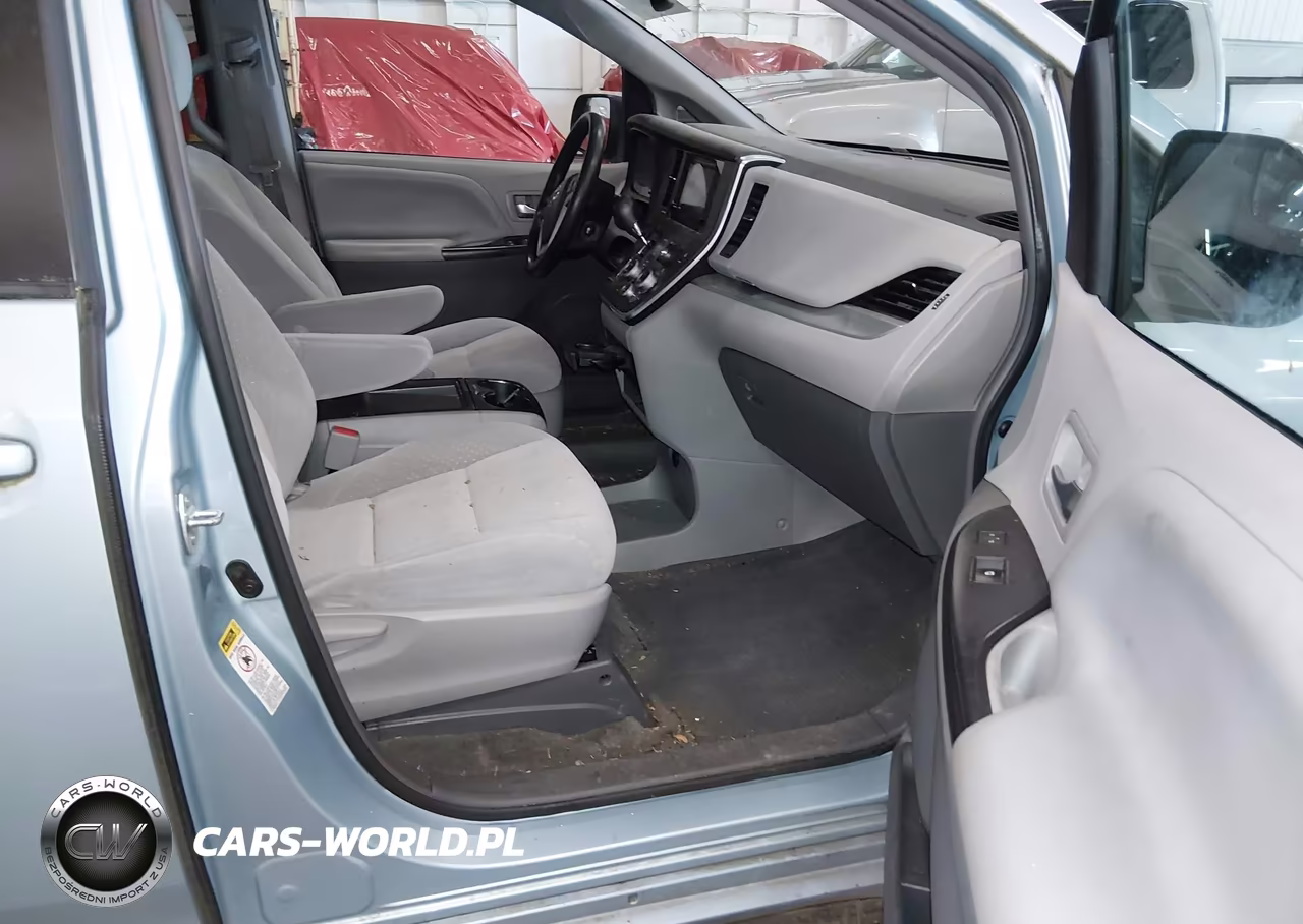 2017 Toyota Sienna Le 8 Passenger VIN:5TDKZ3DC1HS774884 - 5
