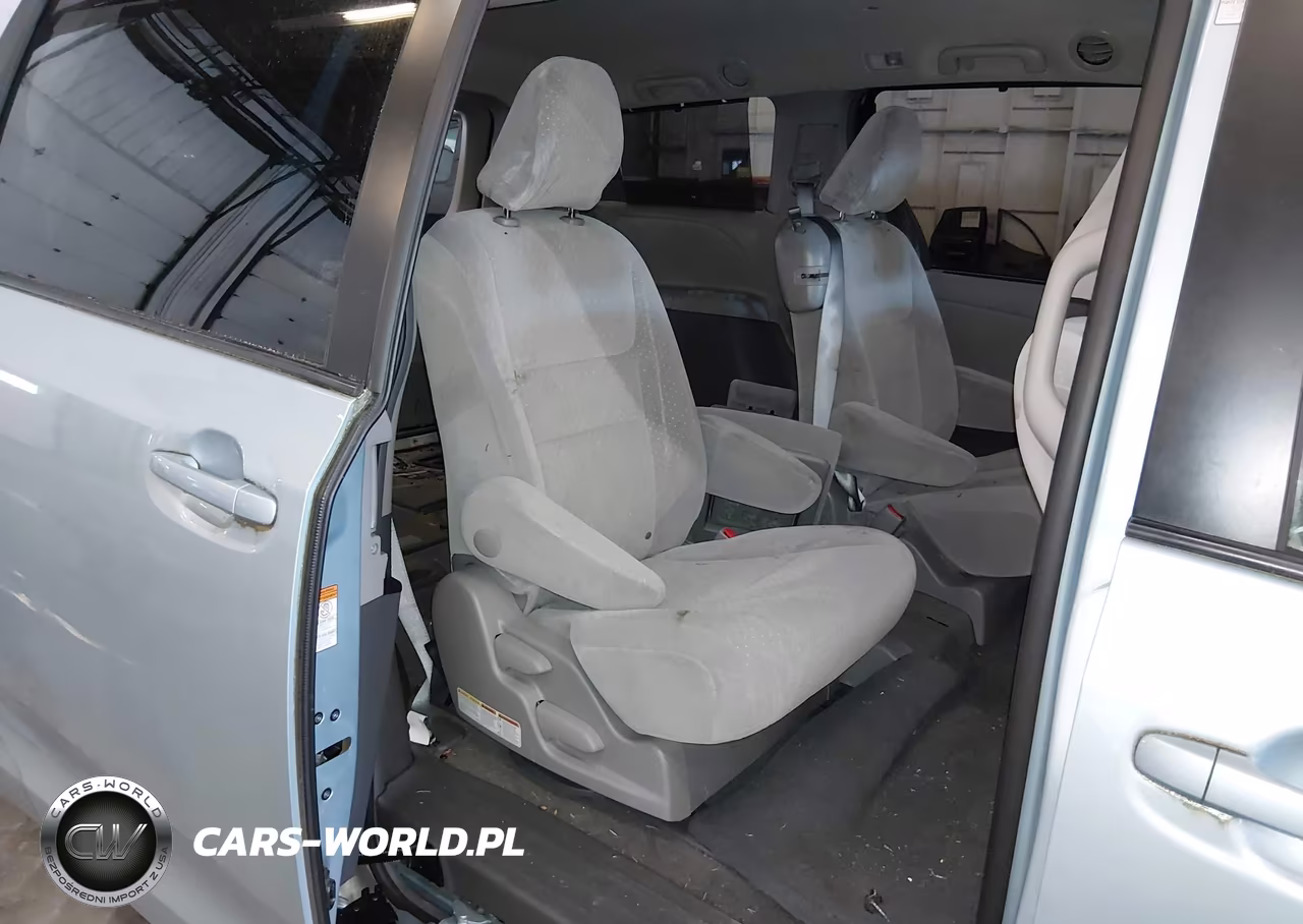 2017 Toyota Sienna Le 8 Passenger VIN:5TDKZ3DC1HS774884 - 8