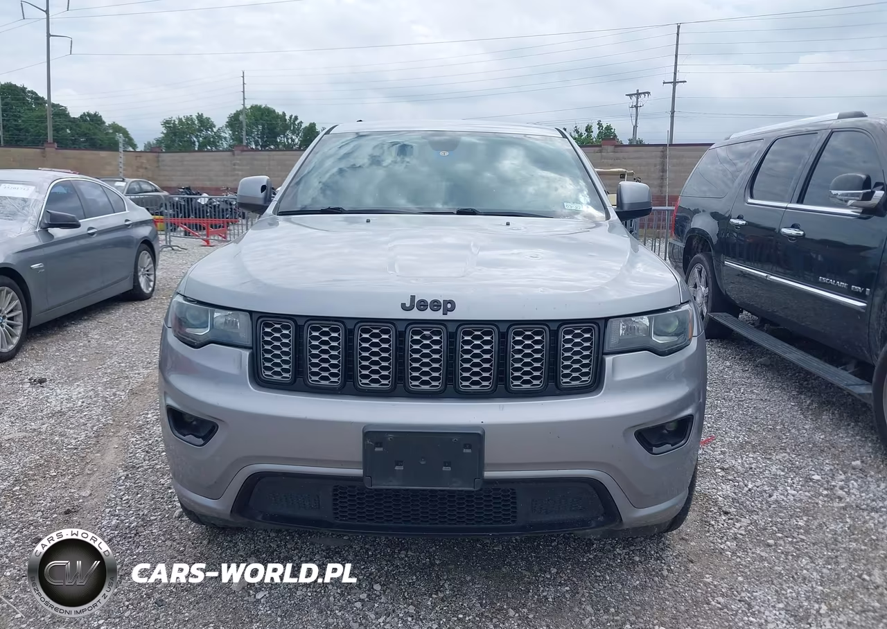 2018 Jeep Grand Cherokee Altitude 4X2 VIN:1C4RJEAG4JC253013 - 12