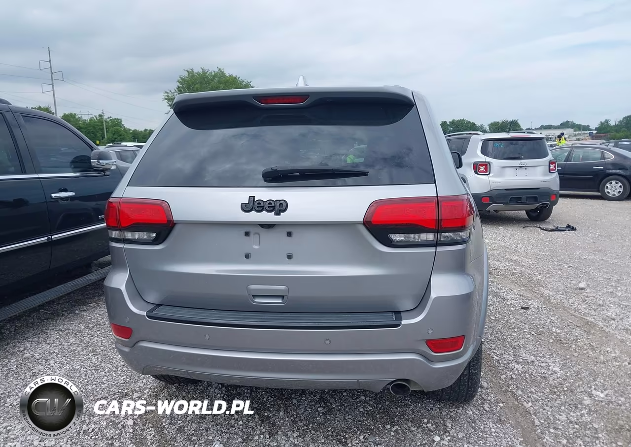 2018 Jeep Grand Cherokee Altitude 4X2 VIN:1C4RJEAG4JC253013 - 16