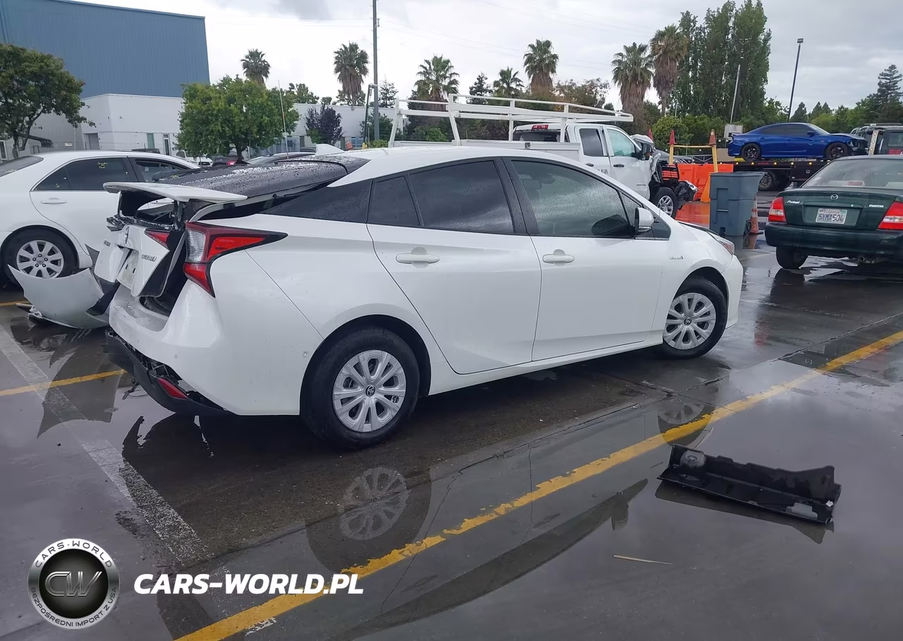 2019 Toyota Prius Le VIN:JTDKARFU7K3101817 - 4