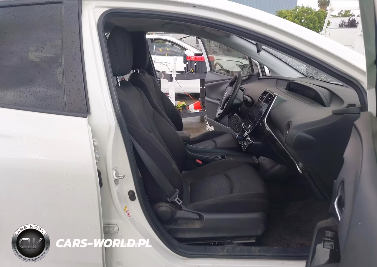 2019 Toyota Prius Le VIN:JTDKARFU7K3101817 - 5