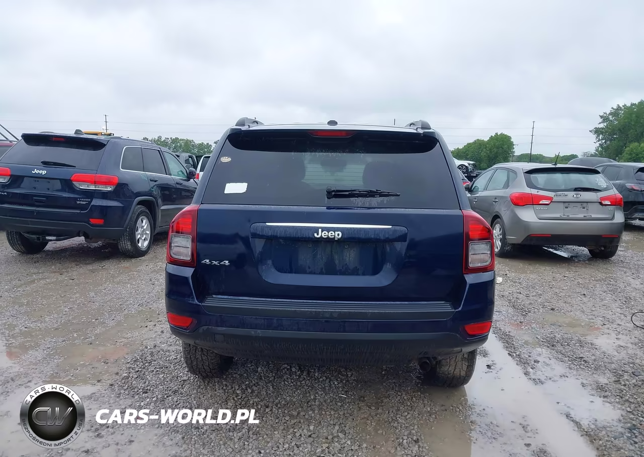 2017 Jeep Compass Sport 4X4 VIN:1C4NJDBBXHD106310 - 16