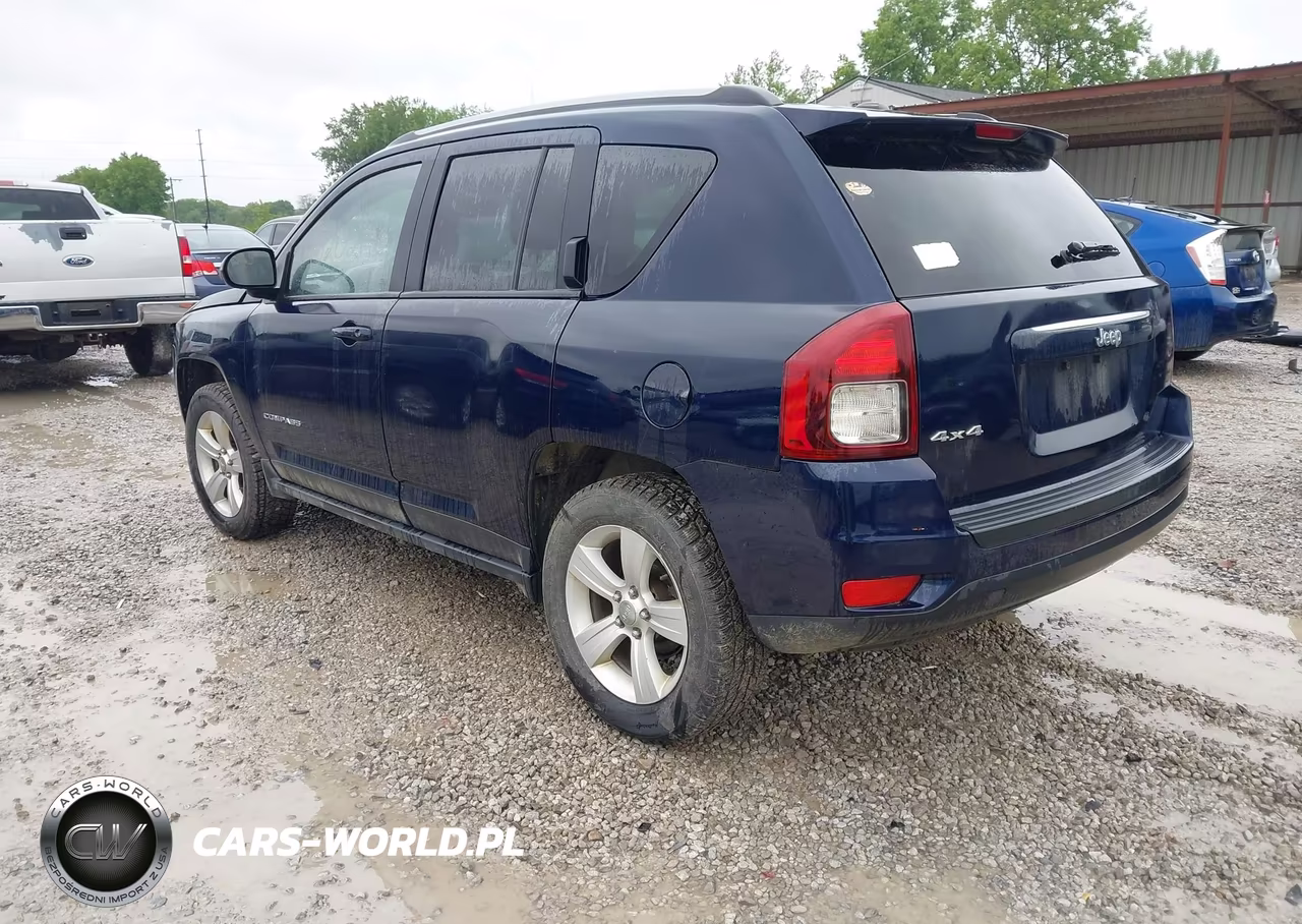 2017 Jeep Compass Sport 4X4 VIN:1C4NJDBBXHD106310 - 3