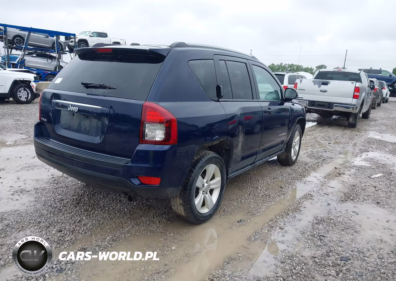 2017 Jeep Compass Sport 4X4 VIN:1C4NJDBBXHD106310 - 4