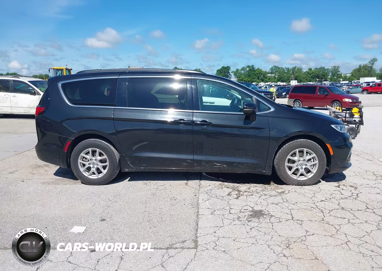 2022 Chrysler Pacifica Touring L VIN:2C4RC1BG4NR188310 - 13