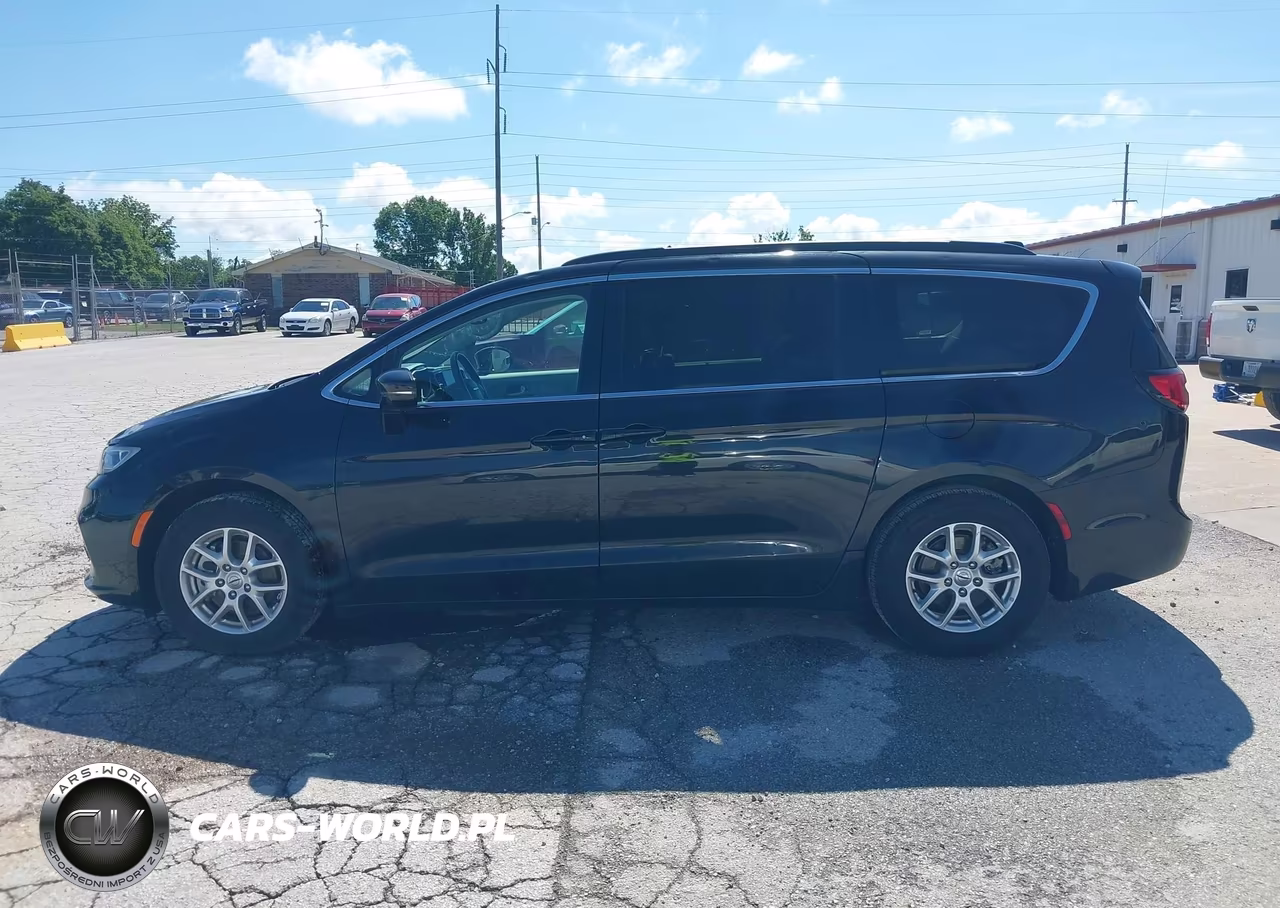 2022 Chrysler Pacifica Touring L VIN:2C4RC1BG4NR188310 - 14