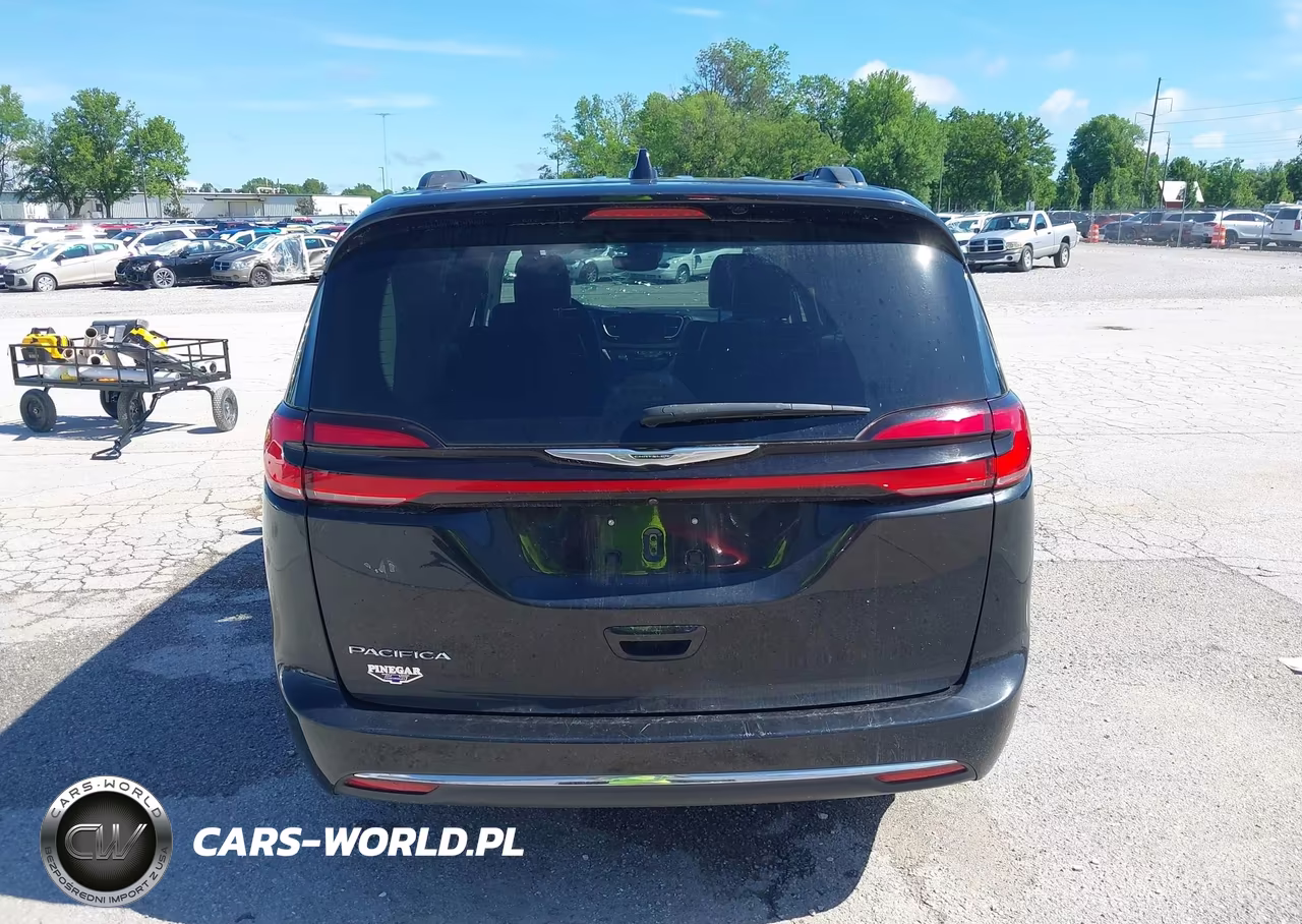 2022 Chrysler Pacifica Touring L VIN:2C4RC1BG4NR188310 - 16