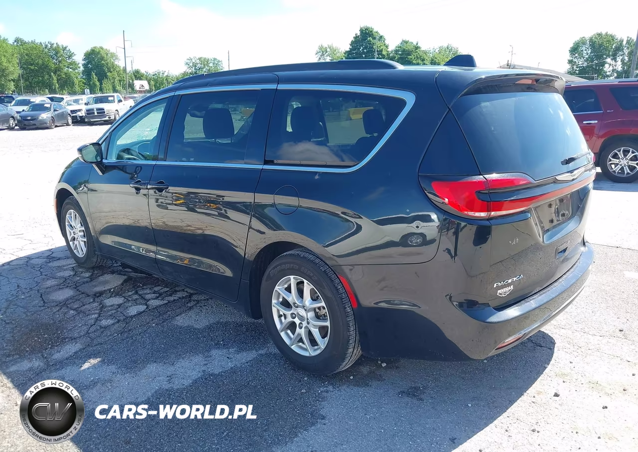 2022 Chrysler Pacifica Touring L VIN:2C4RC1BG4NR188310 - 3