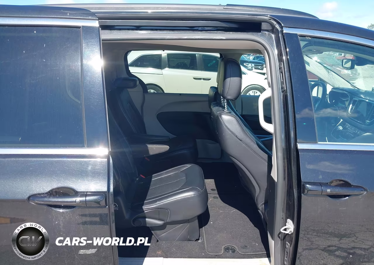 2022 Chrysler Pacifica Touring L VIN:2C4RC1BG4NR188310 - 8