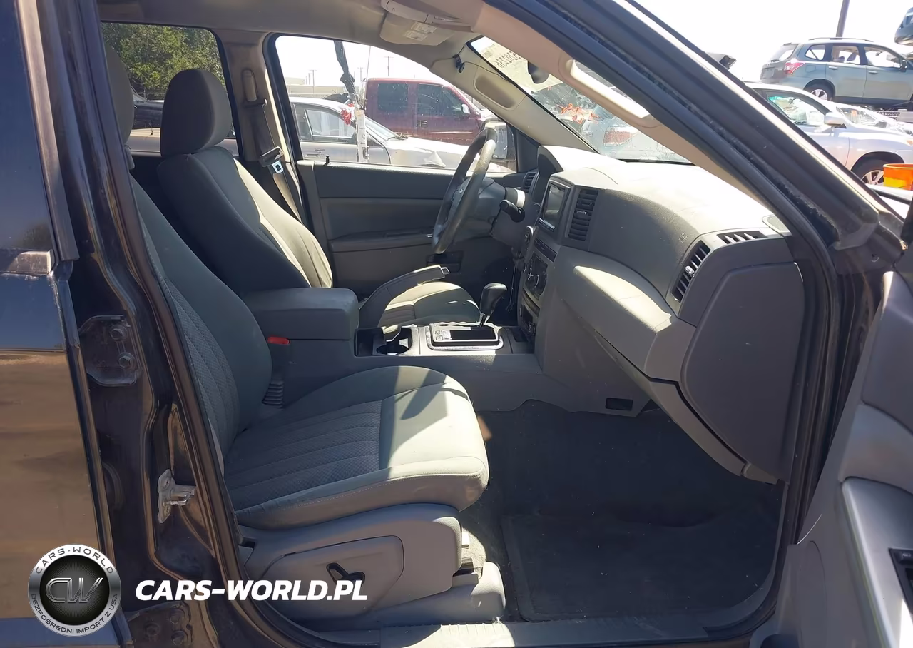 2005 Jeep Grand Cherokee Laredo VIN:1J4HR48N45C539737 - 5