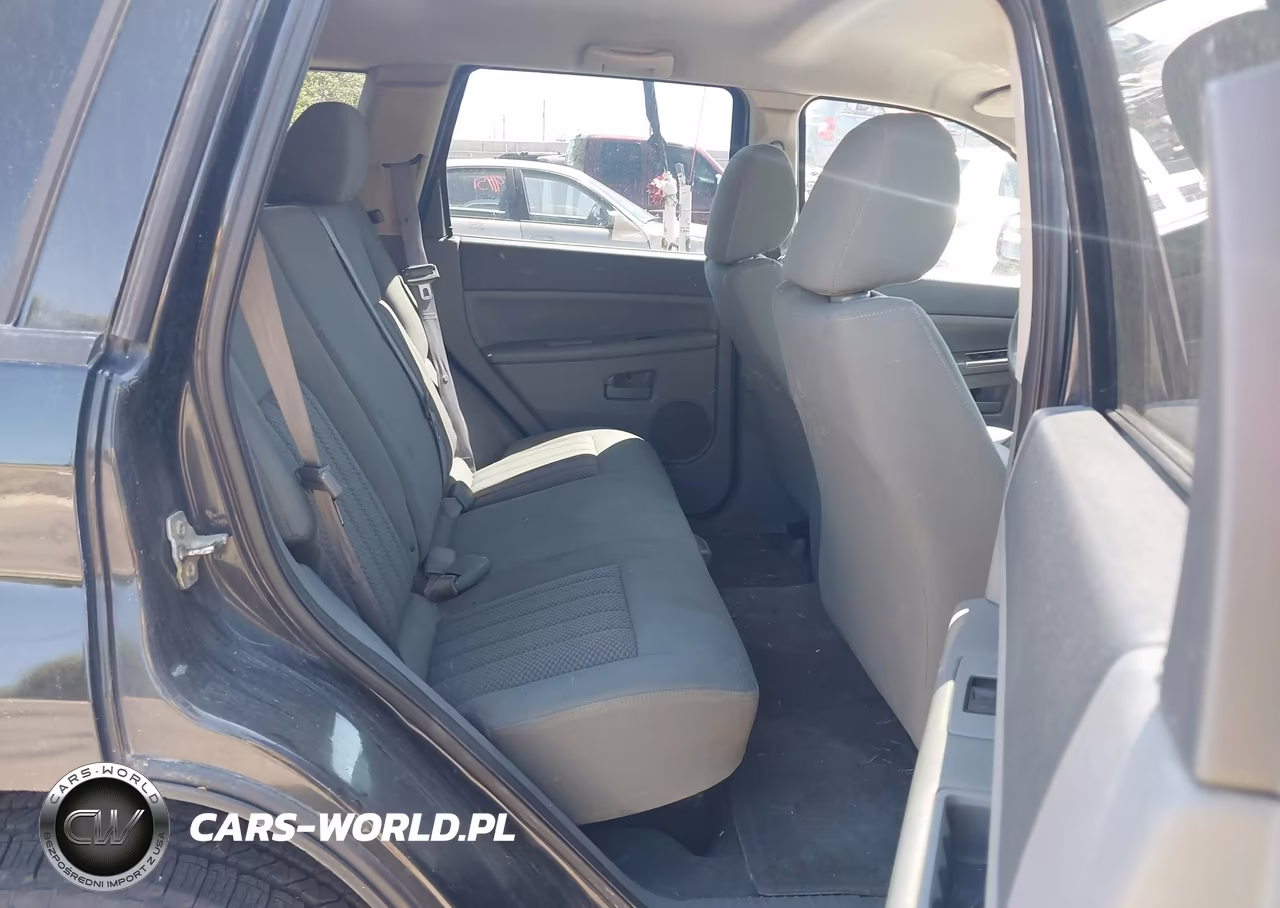 2005 Jeep Grand Cherokee Laredo VIN:1J4HR48N45C539737 - 8