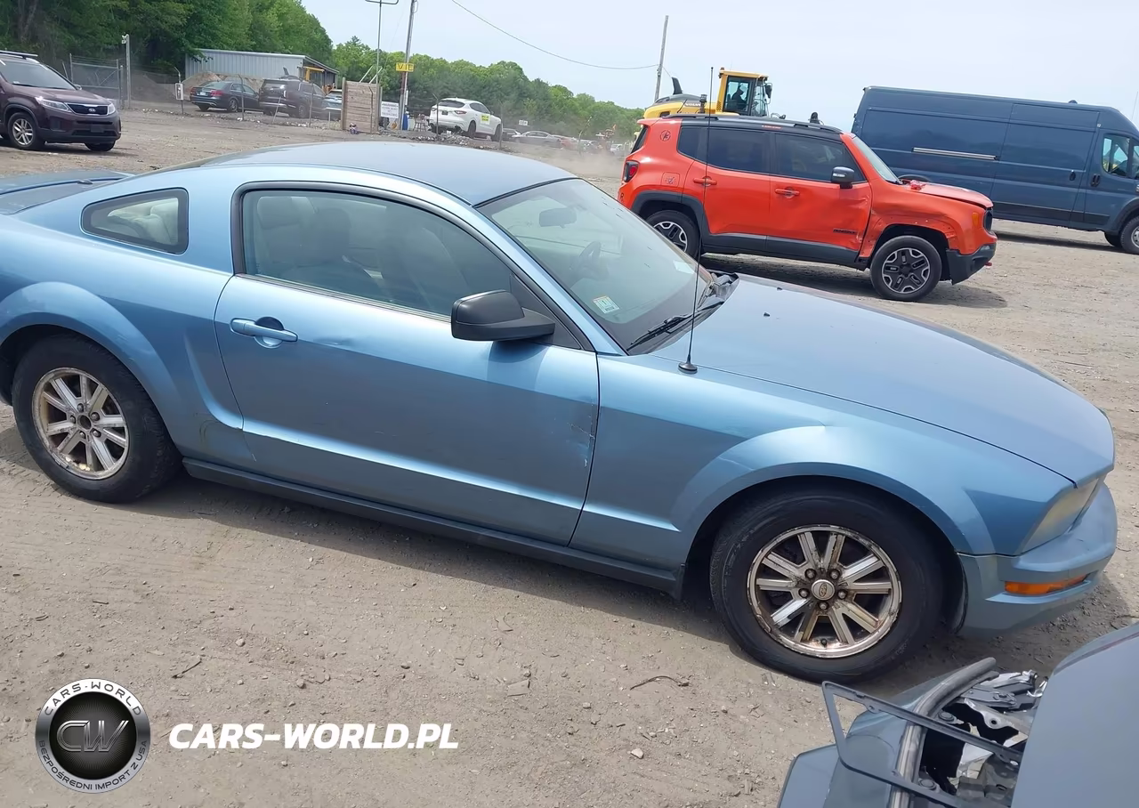 2007 Ford Mustang V6 Deluxe-V6 Premium