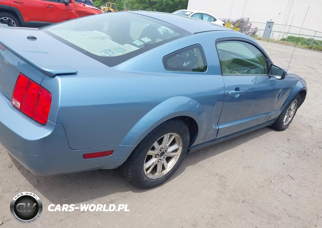 2007 Ford Mustang V6 Deluxe-V6 Premium VIN:1ZVFT80N775352191 - 4