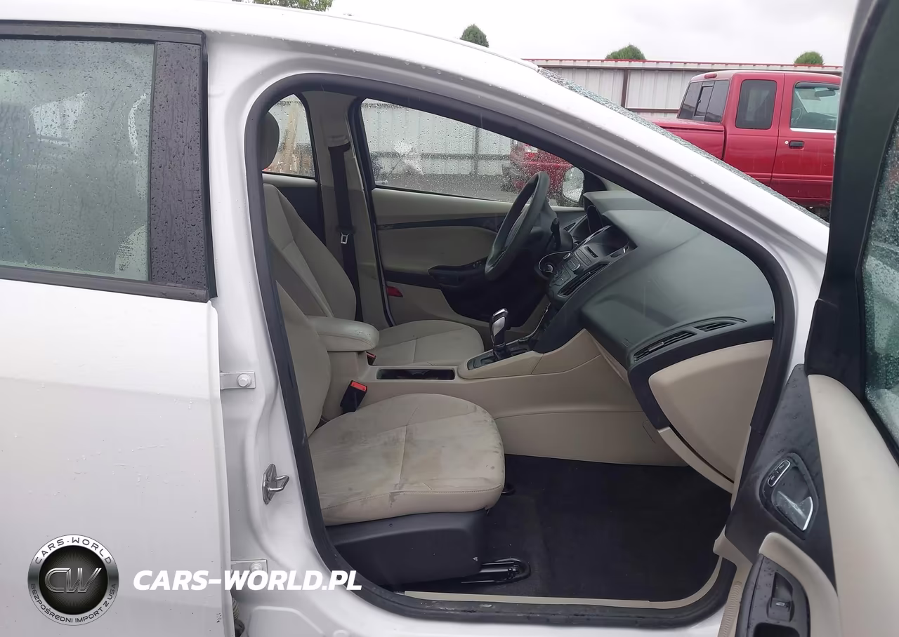 2015 Ford Focus Se VIN:1FADP3F22FL221894 - 5