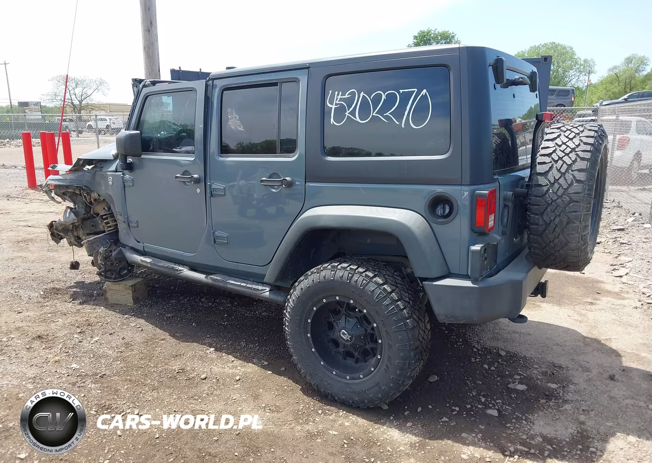 2015 Jeep Wrangler Unlimited Sport VIN:1C4BJWDG2FL642730 - 3