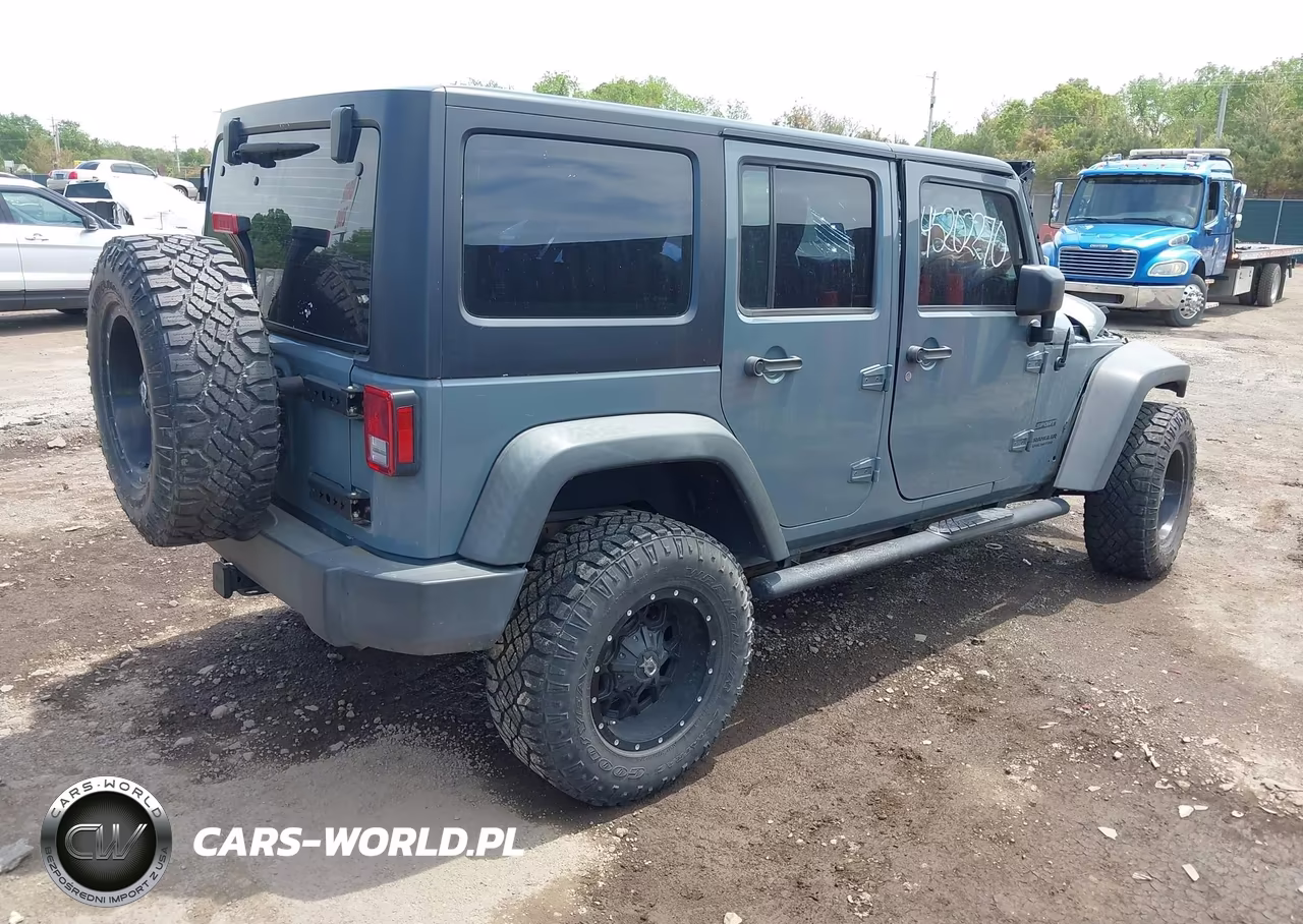 2015 Jeep Wrangler Unlimited Sport VIN:1C4BJWDG2FL642730 - 4