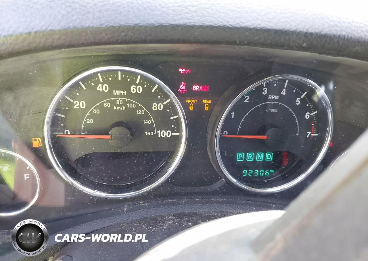 2015 Jeep Wrangler Unlimited Sport VIN:1C4BJWDG2FL642730 - 7
