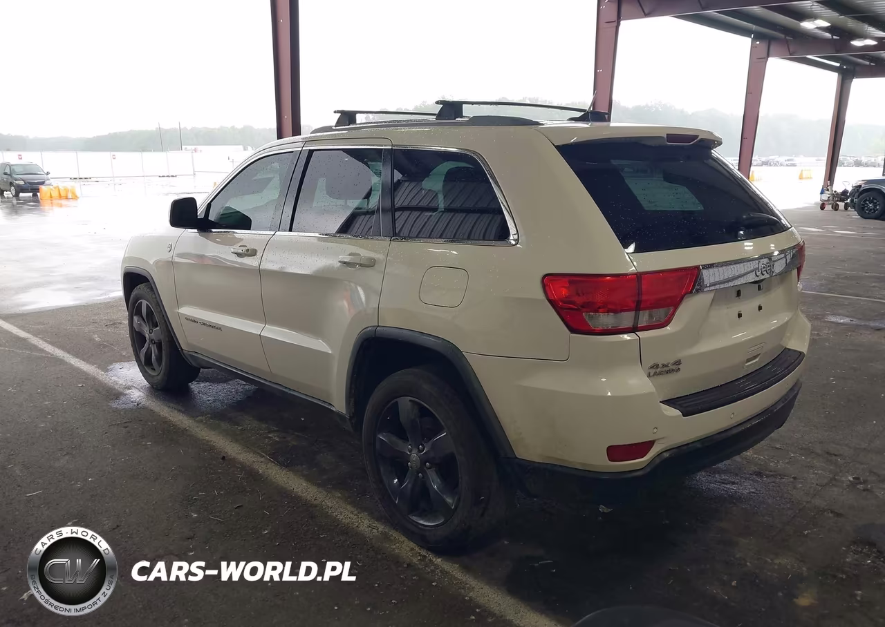 2011 Jeep Grand Cherokee Laredo VIN:1J4RR4GGXBC670013 - 3