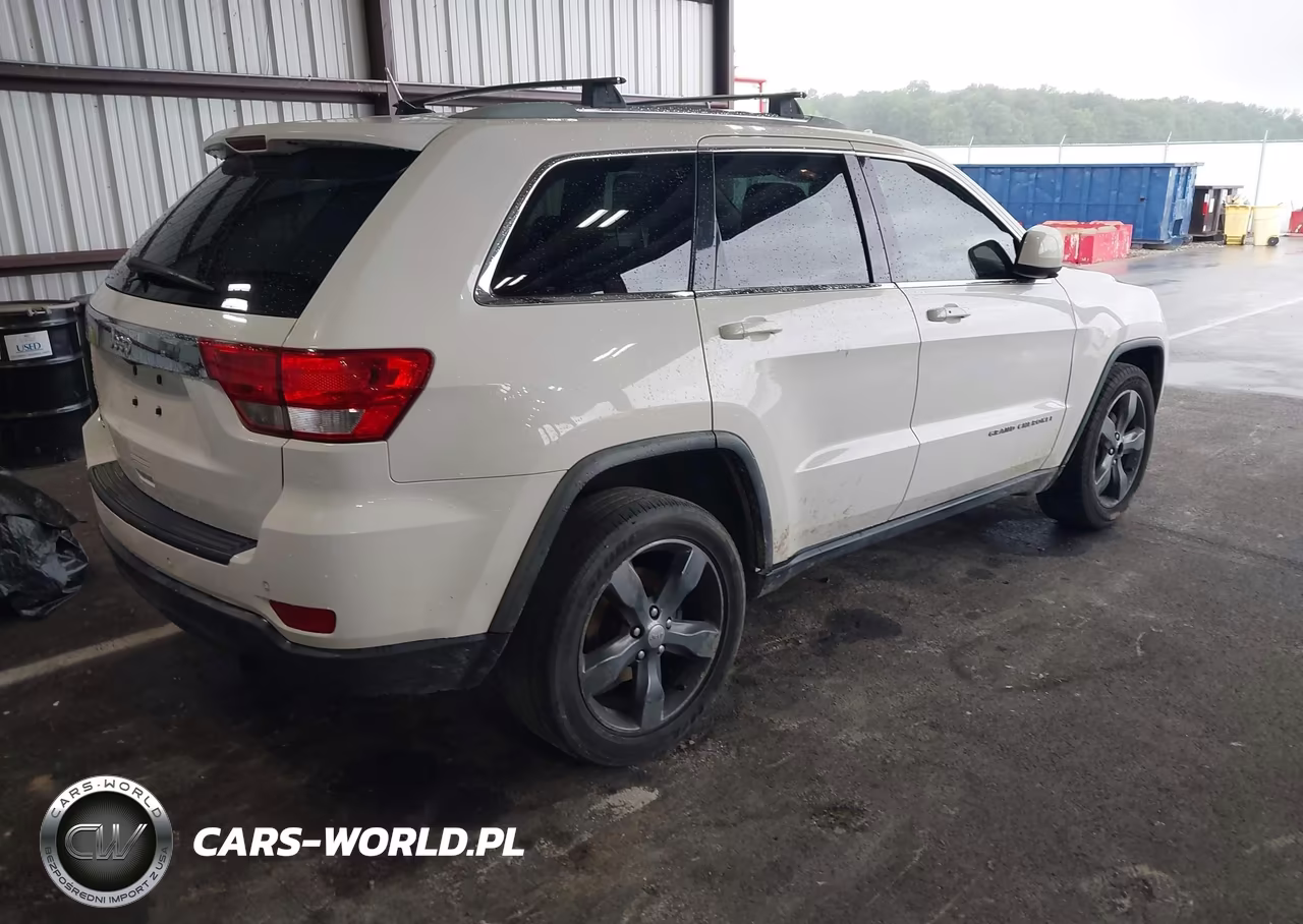 2011 Jeep Grand Cherokee Laredo VIN:1J4RR4GGXBC670013 - 4