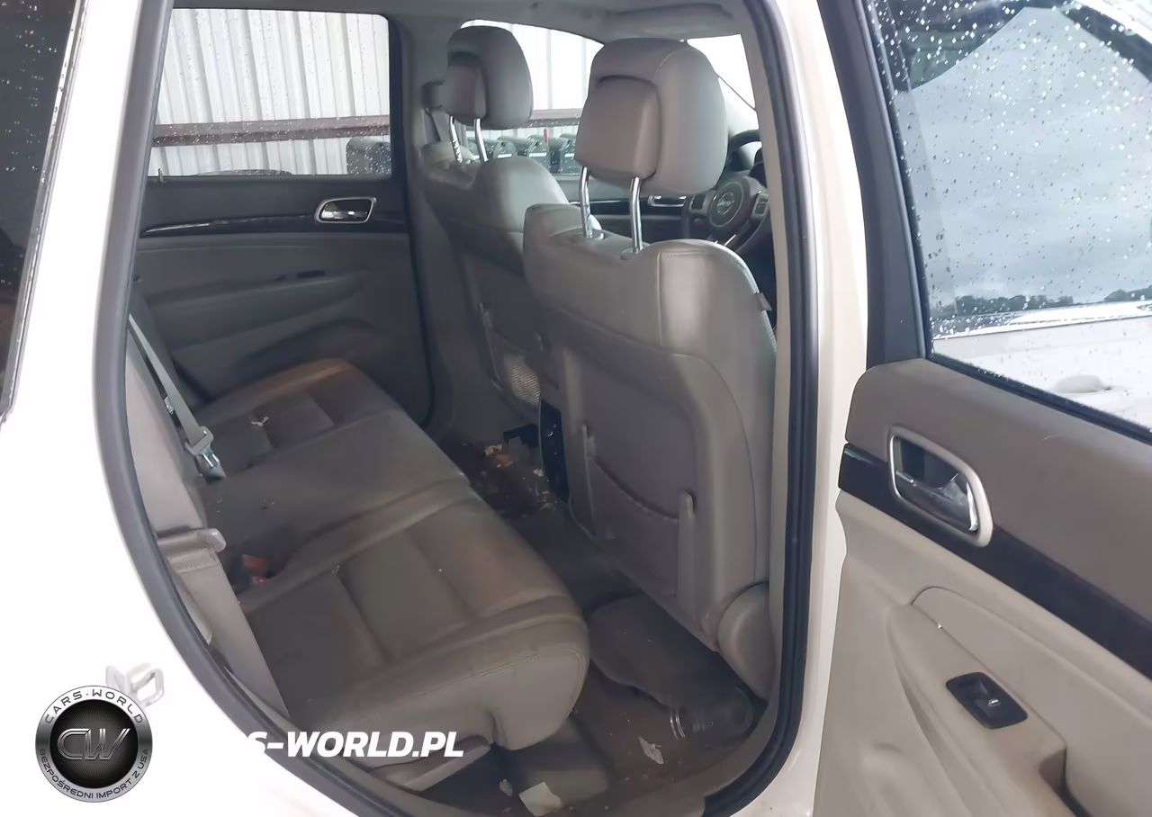 2011 Jeep Grand Cherokee Laredo VIN:1J4RR4GGXBC670013 - 8