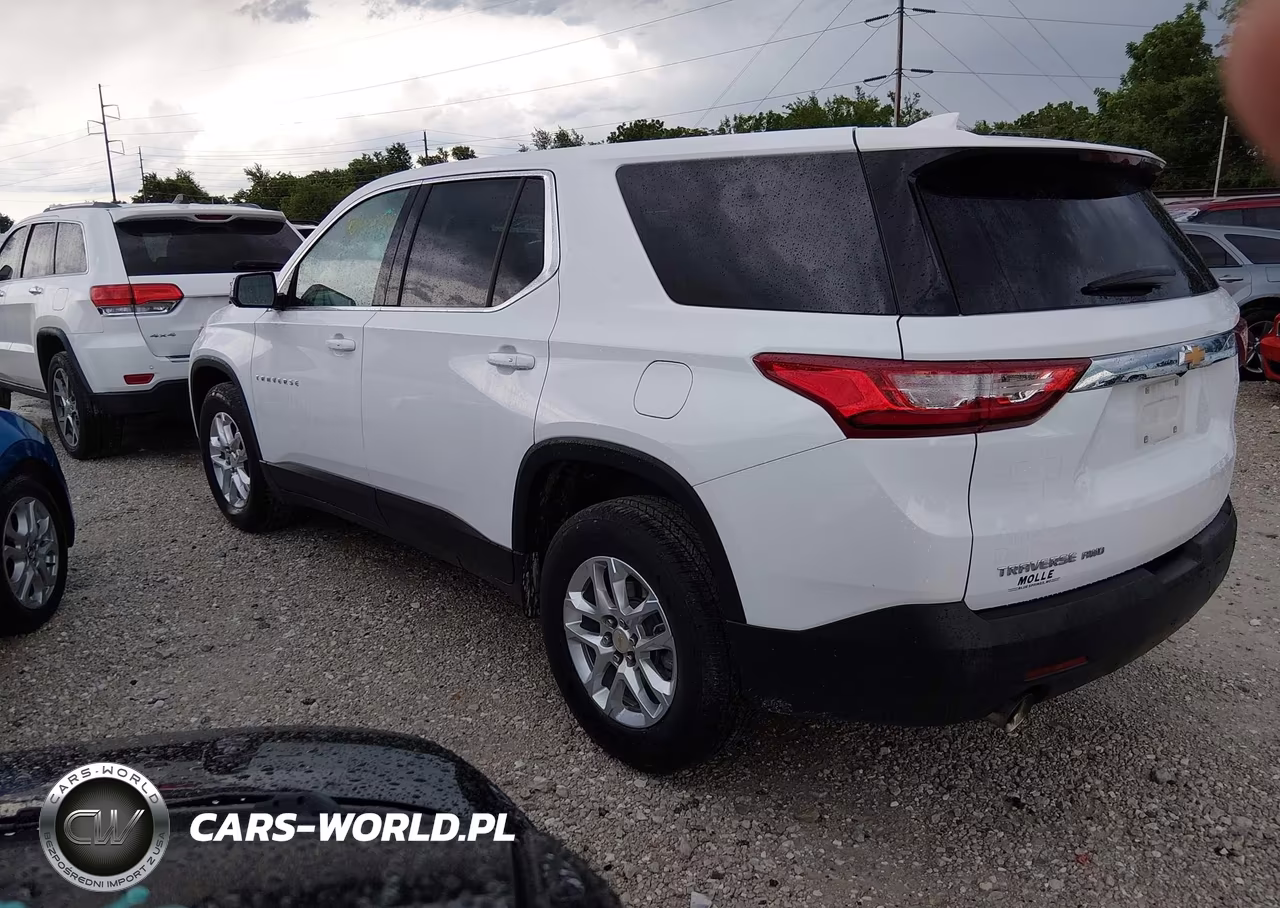 2018 Chevrolet Traverse Ls VIN:1GNEVFKW3JJ137691 - 3