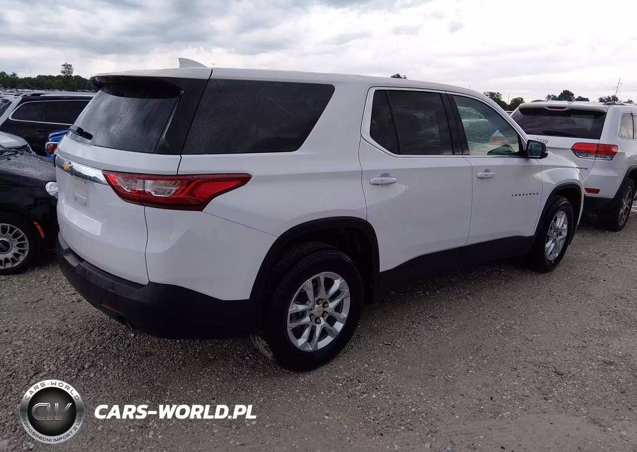 2018 Chevrolet Traverse Ls VIN:1GNEVFKW3JJ137691 - 4
