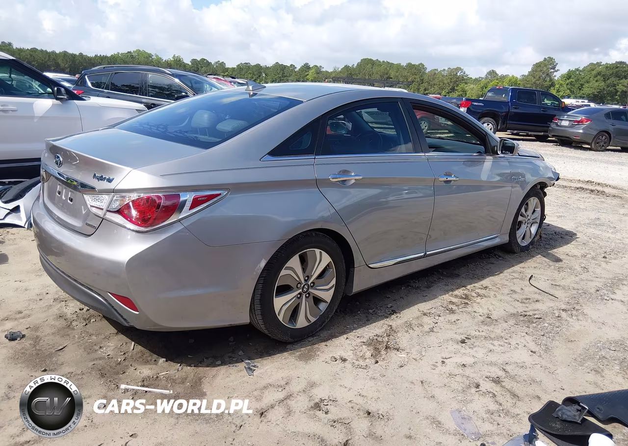2013 Hyundai Sonata Hybrid Limited VIN:KMHEC4A45DA084124 - 4