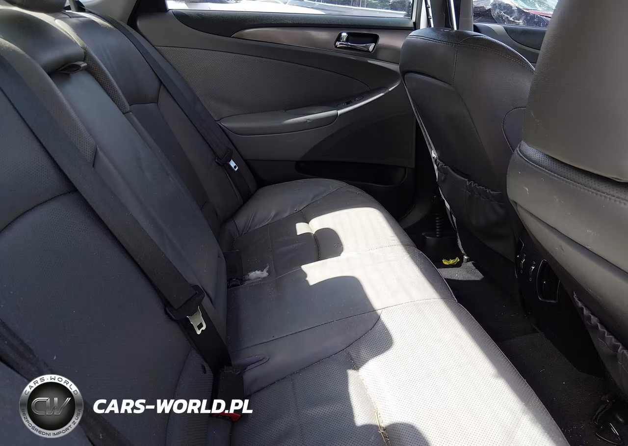 2013 Hyundai Sonata Hybrid Limited VIN:KMHEC4A45DA084124 - 8