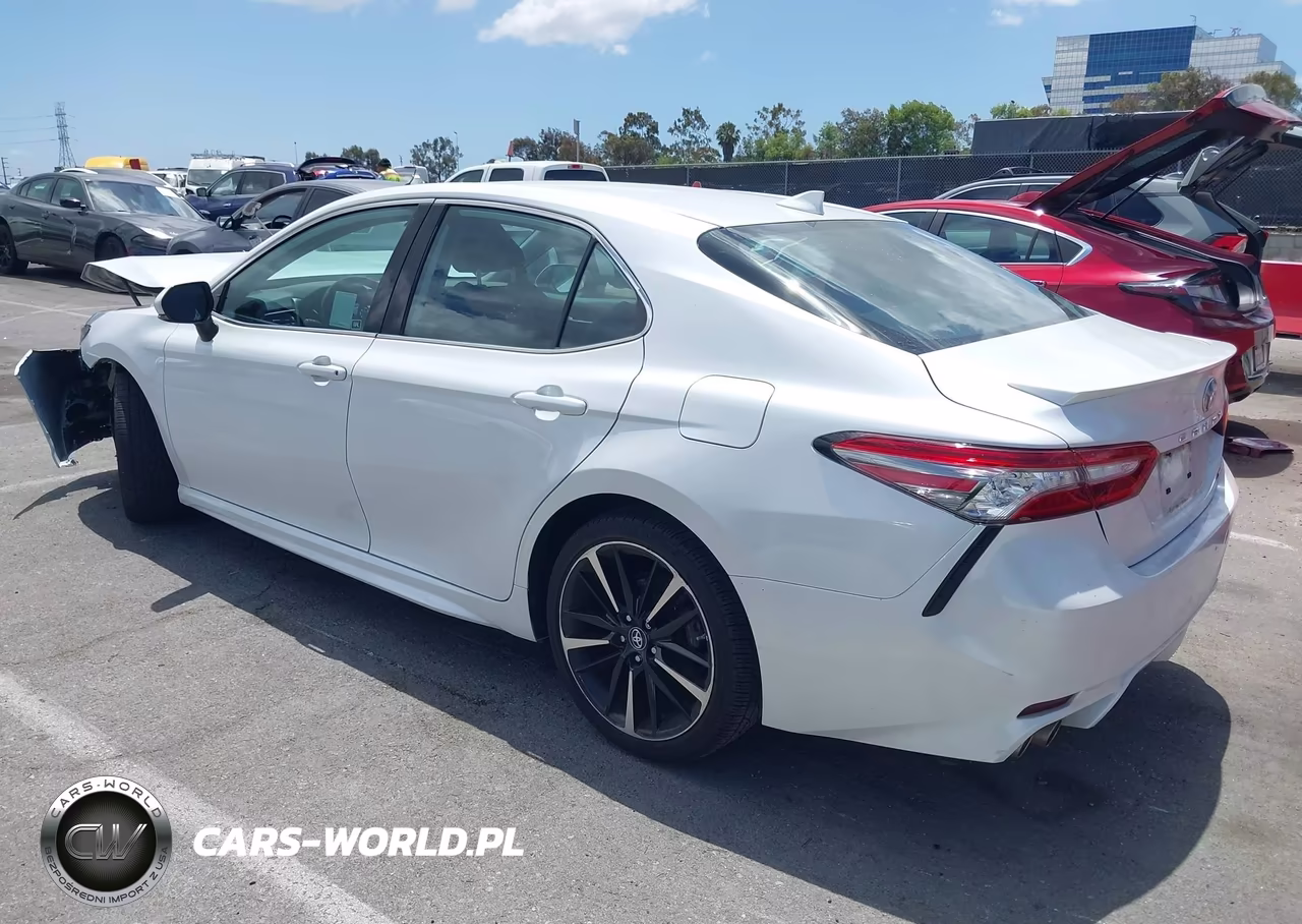 2019 Toyota Camry Xse VIN:4T1B61HK2KU715260 - 3