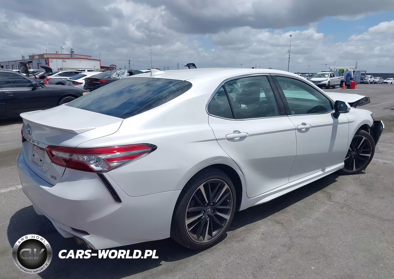 2019 Toyota Camry Xse VIN:4T1B61HK2KU715260 - 4