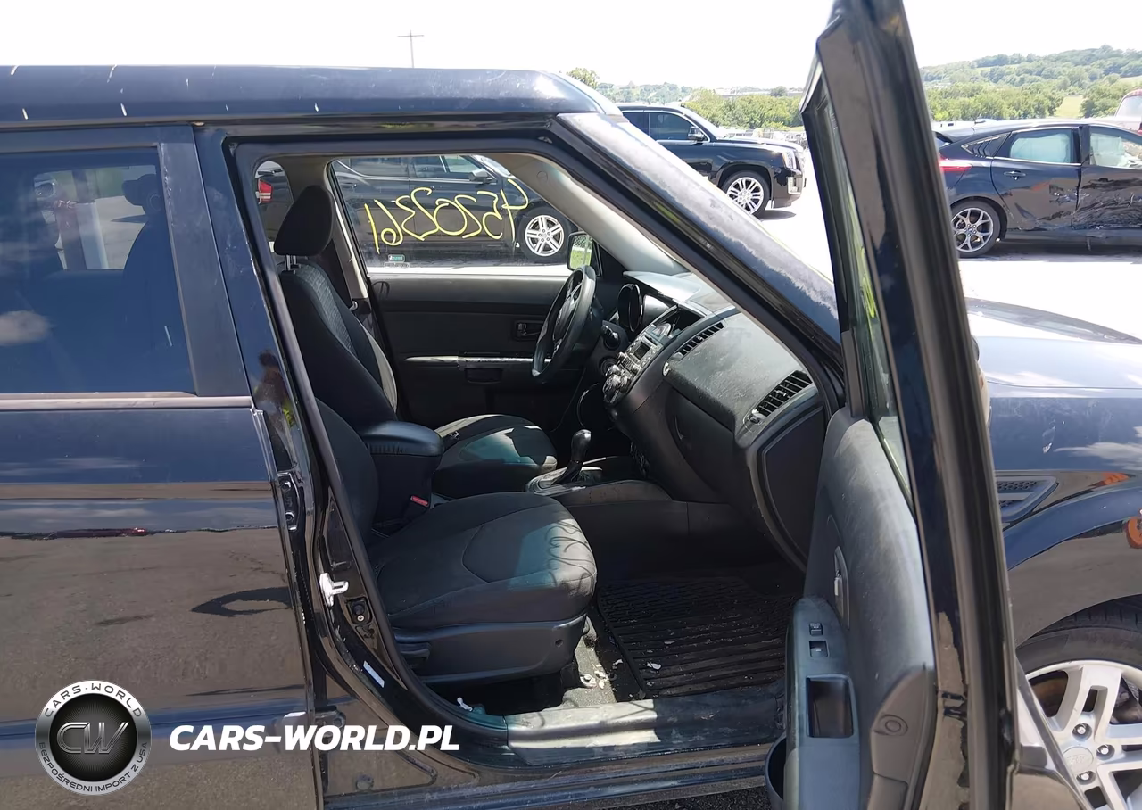 2011 Kia Soul + VIN:KNDJT2A2XB7730516 - 5