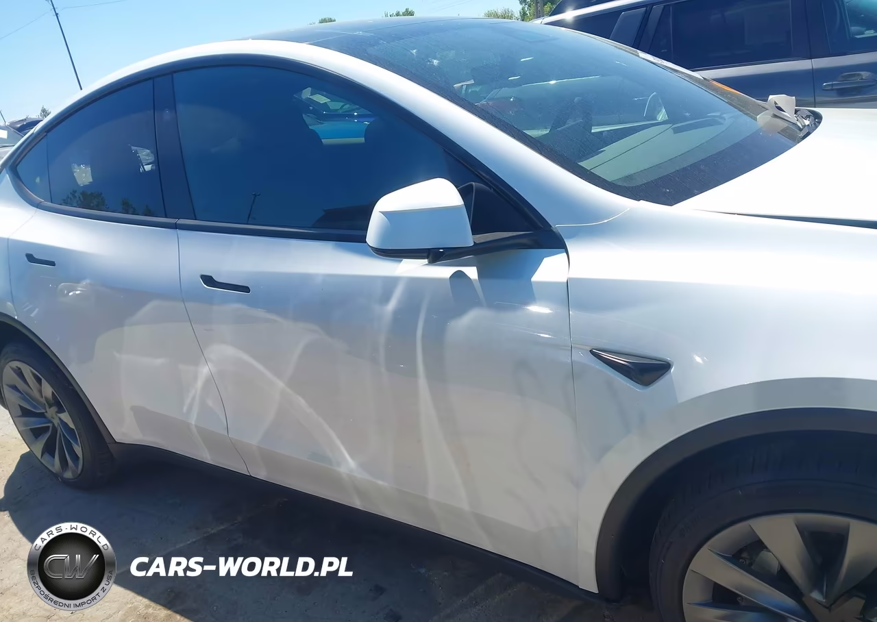 2026 Tesla Model Y All-Wheel Drive-Long Range Launch Series-Premium All-Wheel Drive VIN:7SAYGAEE6TF604122 - 12