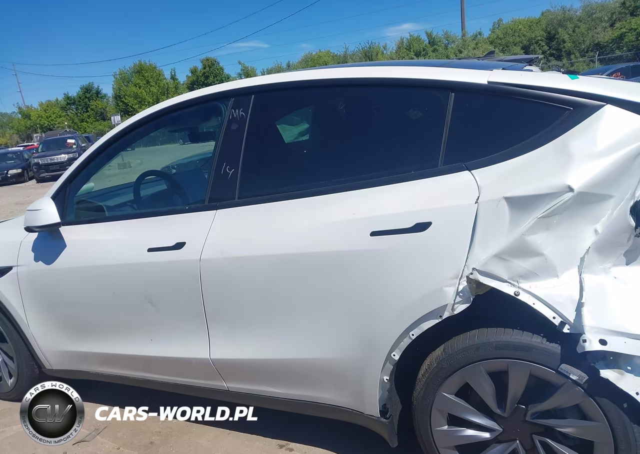 2026 Tesla Model Y All-Wheel Drive-Long Range Launch Series-Premium All-Wheel Drive VIN:7SAYGAEE6TF604122 - 13