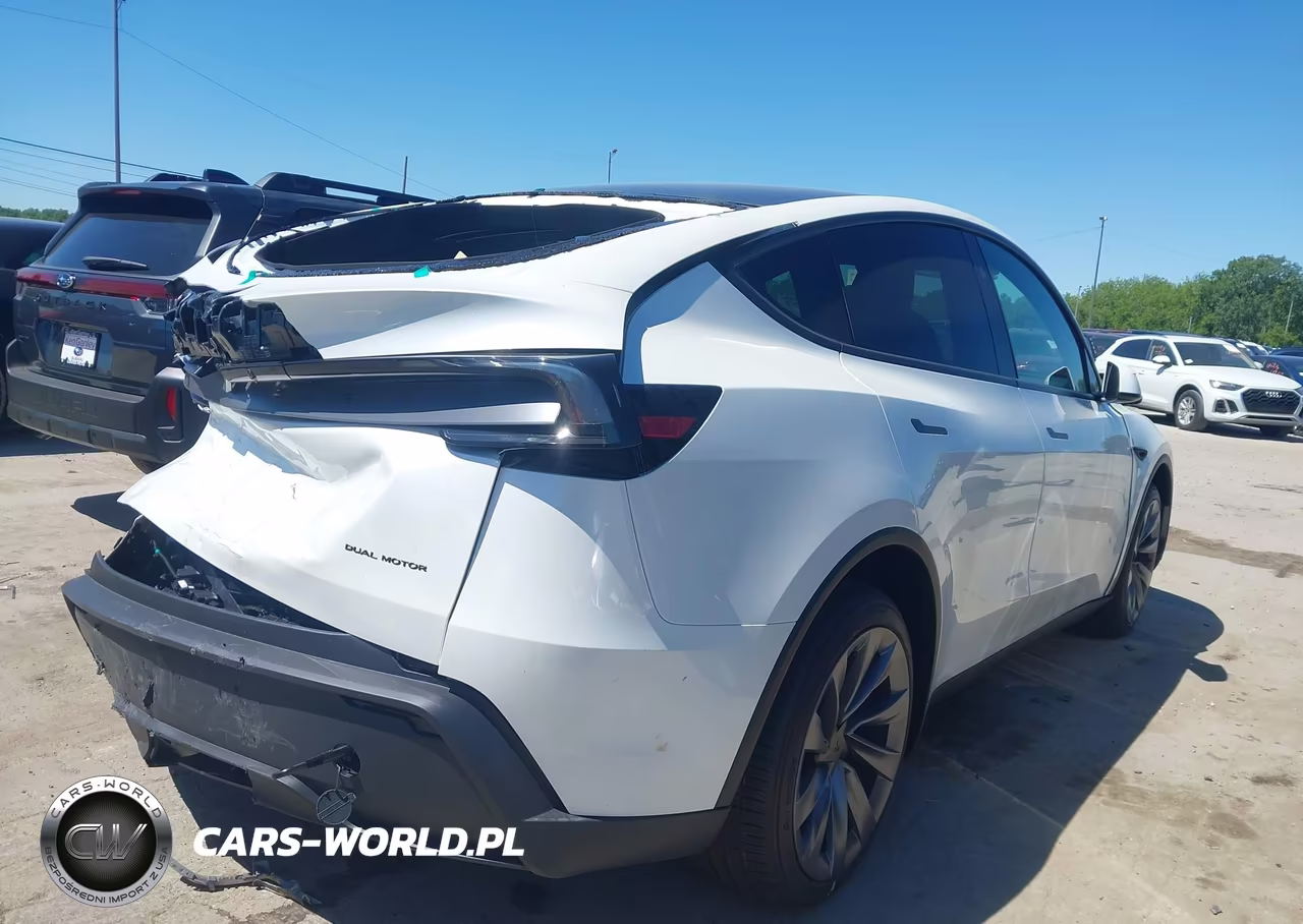 2026 Tesla Model Y All-Wheel Drive-Long Range Launch Series-Premium All-Wheel Drive VIN:7SAYGAEE6TF604122 - 4