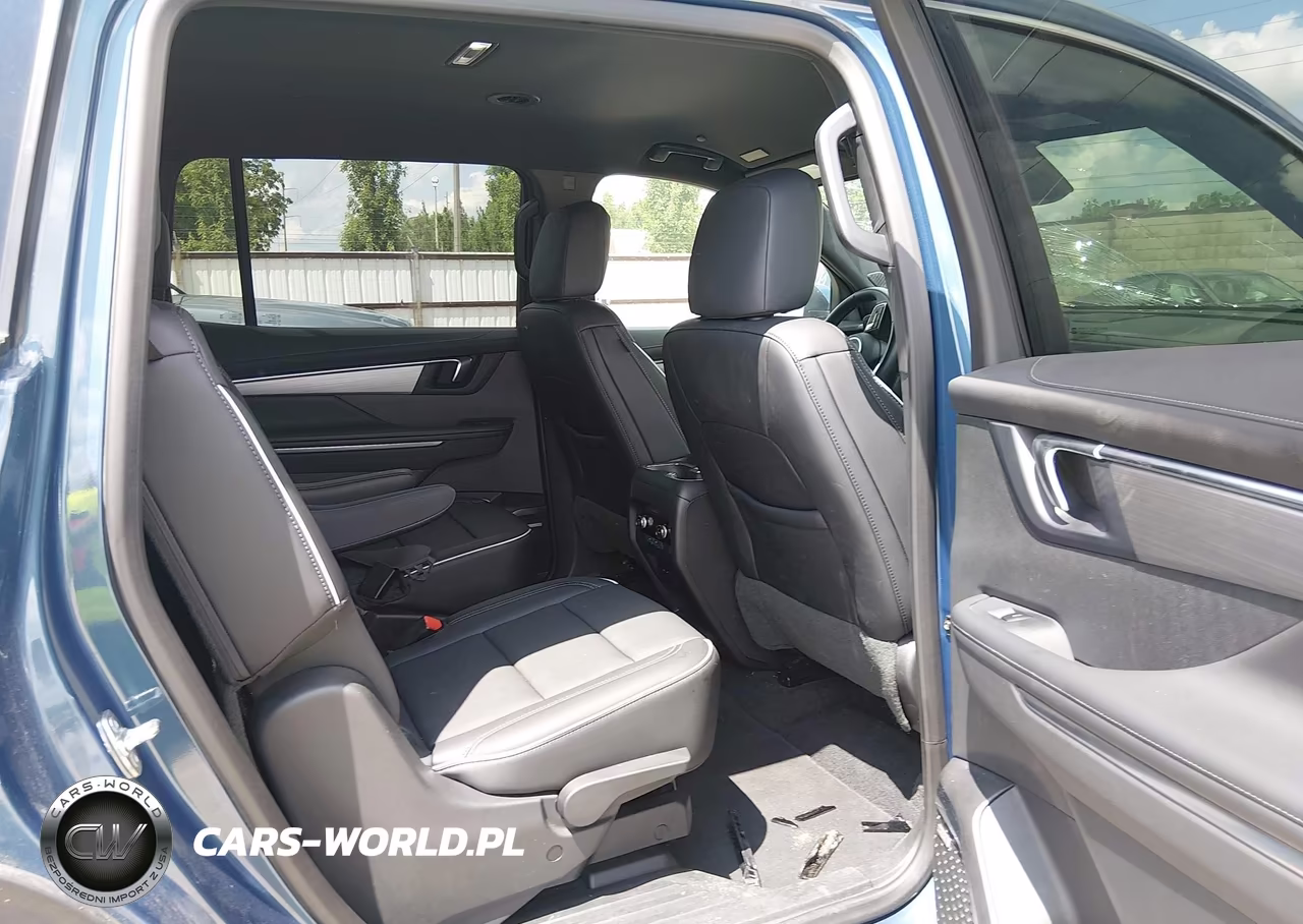 2025 Buick Enclave Preferred Fwd VIN:5GAEVARSXSJ284818 - 8