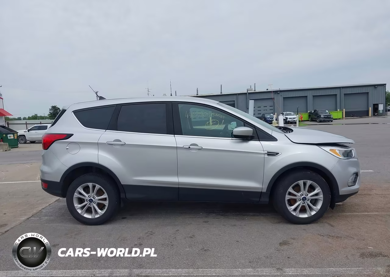 2019 Ford Escape Se VIN:1FMCU0GD0KUC23611 - 13