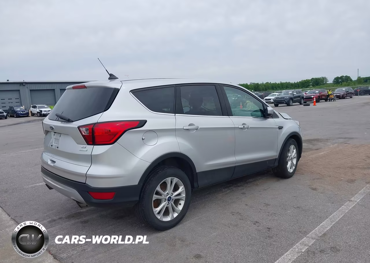 2019 Ford Escape Se VIN:1FMCU0GD0KUC23611 - 4