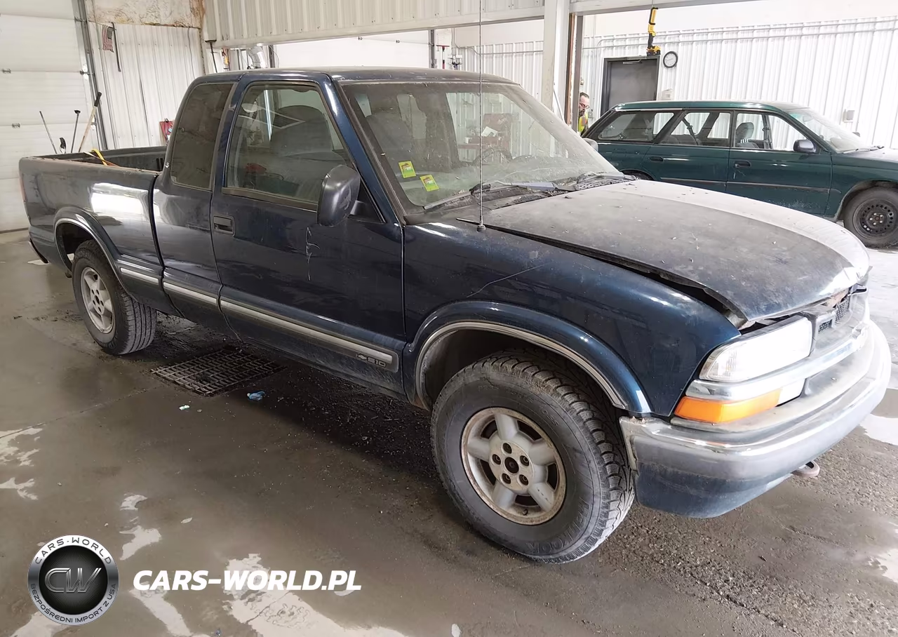 2001 Chevrolet S-10 Ls VIN:1GCDT19W518102953 - 1