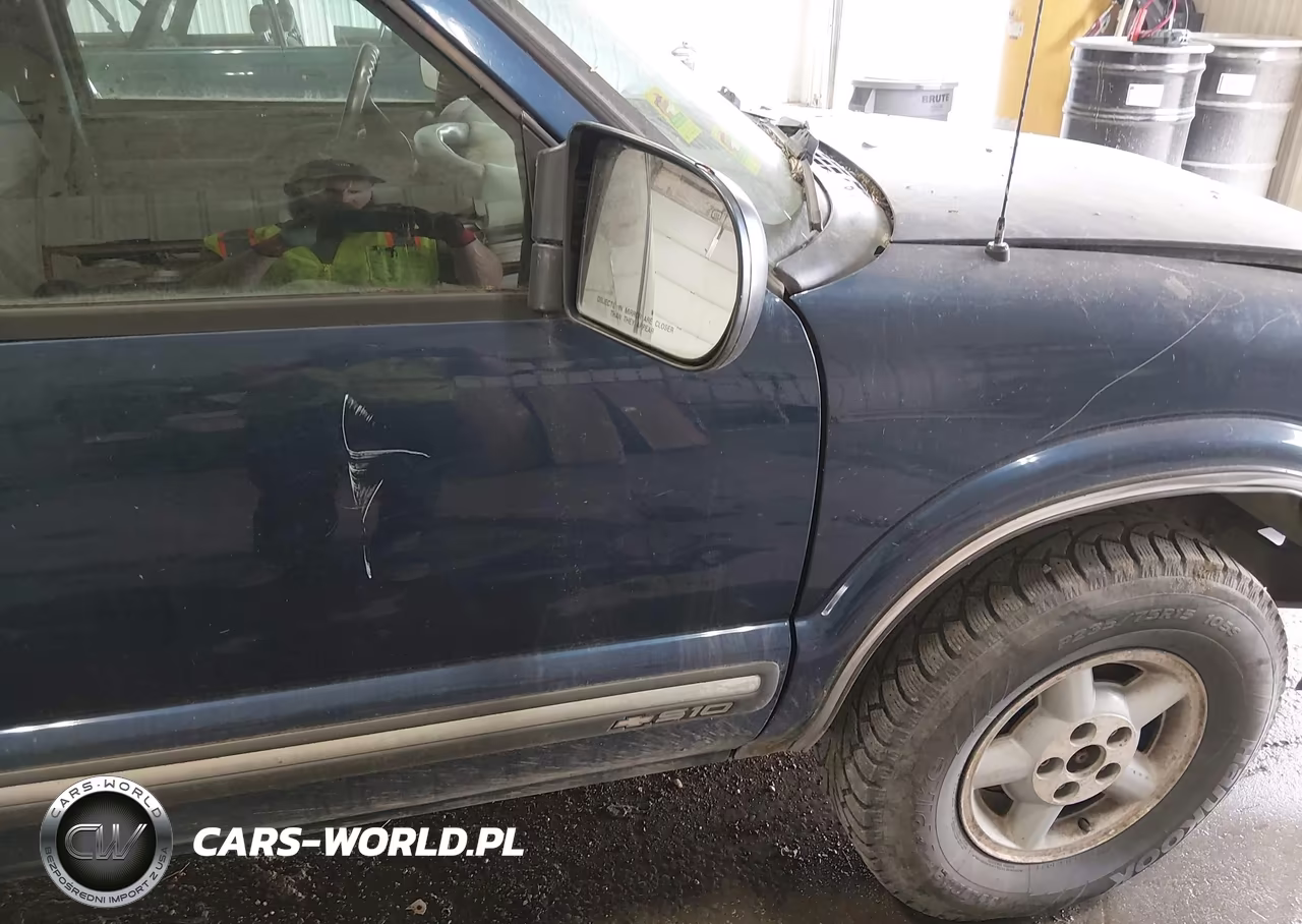 2001 Chevrolet S-10 Ls VIN:1GCDT19W518102953 - 12